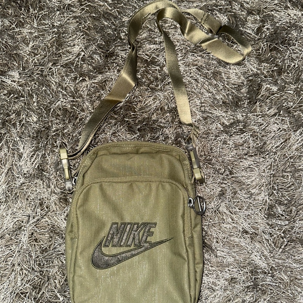 Nike Heritage Crossbody Bag